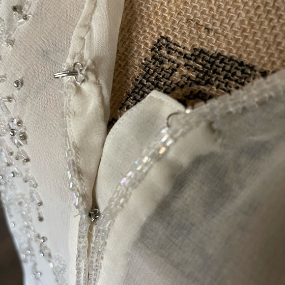 Newport News ladies, lovely silk blouse NWOT - Picture 3 of 15